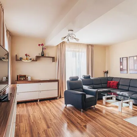 Apartman Nelka - Velka Lomnica Exterior photo